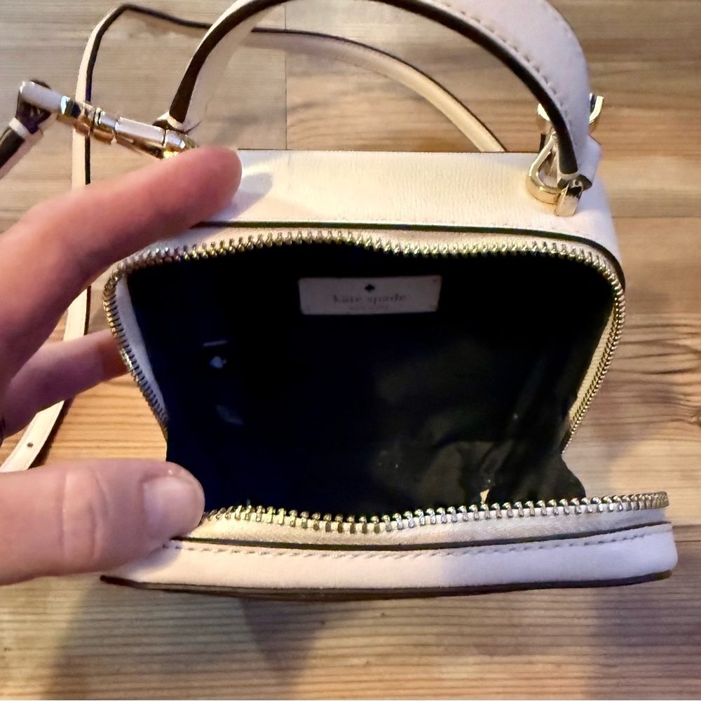 Kate Spade White Crossbody Bag with Sailboat Design - Picture 6 of 9